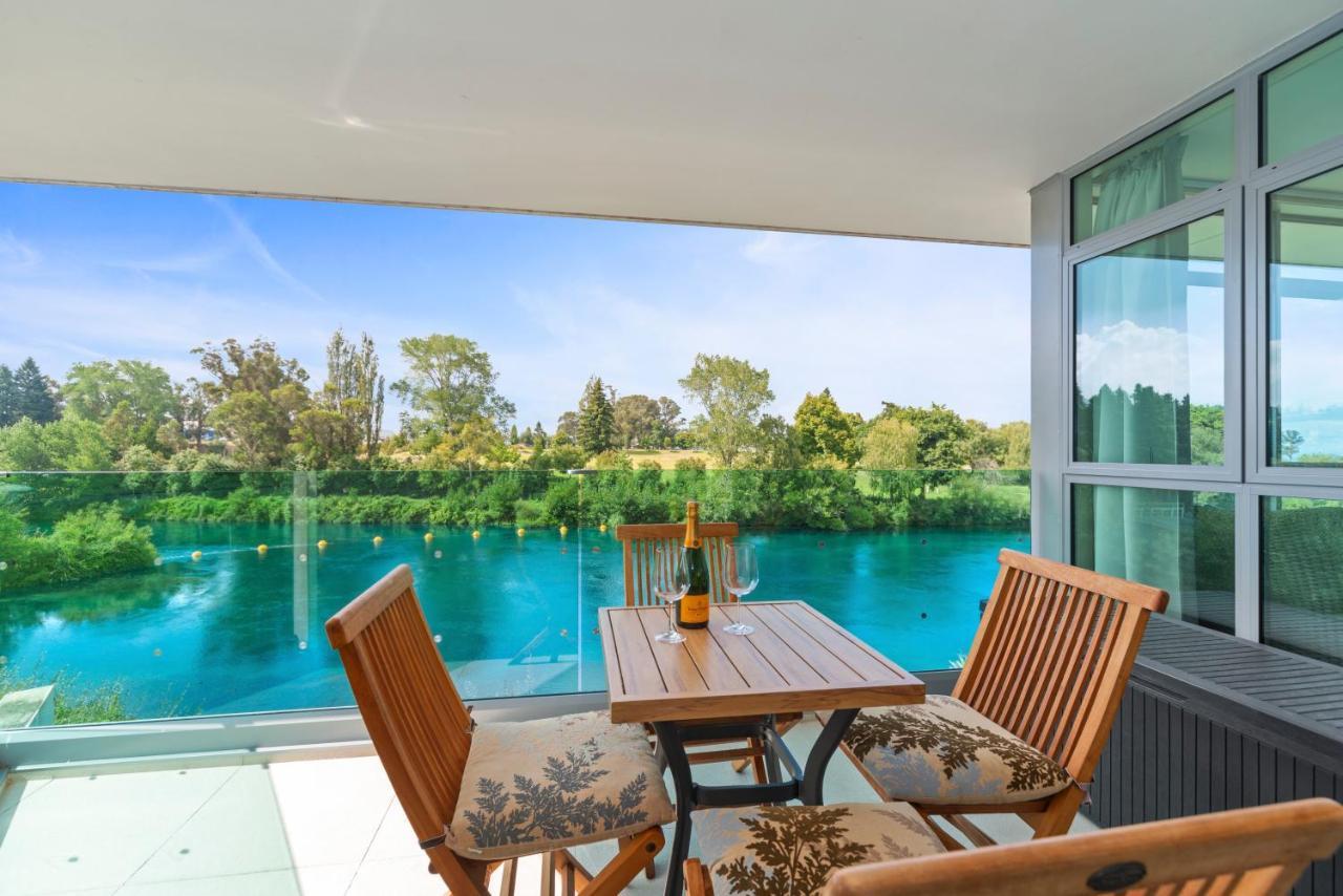 Two Views Taupo Apartment エクステリア 写真