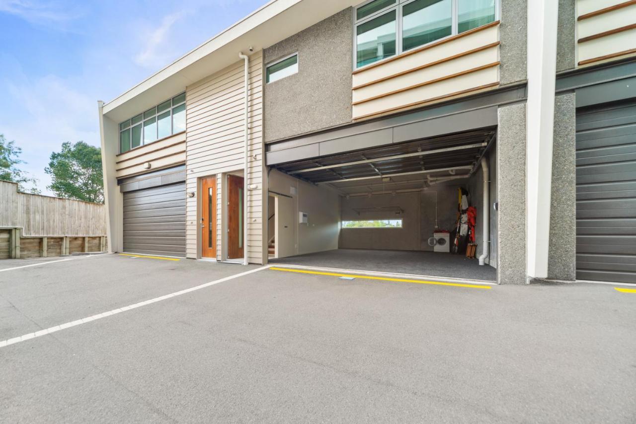 Two Views Taupo Apartment エクステリア 写真